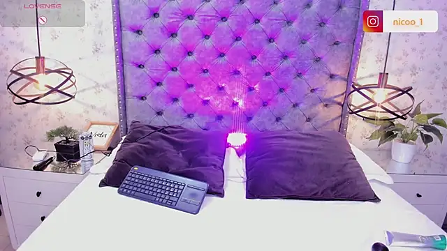 NicolMillerr  online show from 04/03/26, 02:51