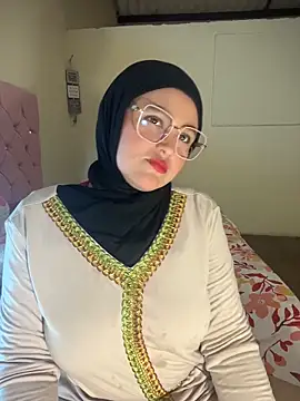 Snapshot of Marian_fadel chatting on 06/16/26, 01:00 Marian fadel online show from 06/16/26, 01:00