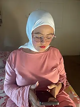 Snapshot of Marian_fadel chatting on 06/20/26, 01:16 Marian fadel online show from 06/20/26, 01:16