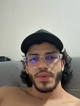 Snapshot of IamAxel03 chatting on 05/30/26, 10:37 IamAxel03 online show from 05/30/26, 10:37