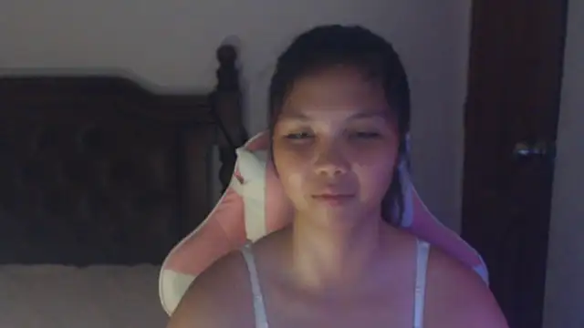 Snapshot of sweet_21_1 chatting on 07/25/26, 05:30 sweet 21 1 online show from 07/25/26, 05:30