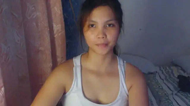 Snapshot of sweet_21_1 chatting on 06/13/26, 12:14 sweet 21 1 online show from 06/13/26, 12:14
