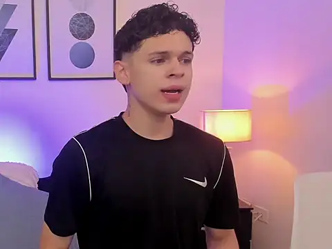 Snapshot of mykelcano chatting on 04/14/26, 02:11 mykelcano online show from 04/14/26, 02:11