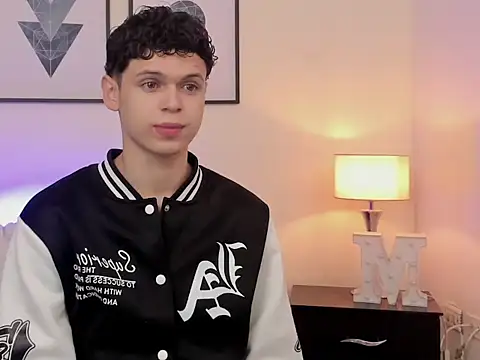 Snapshot of mykelcano chatting on 04/08/26, 02:07 mykelcano online show from 04/08/26, 02:07