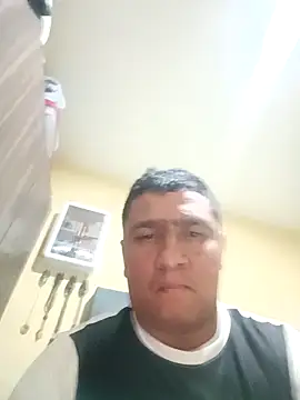 luis20212 online show from 05/01/26, 04:17