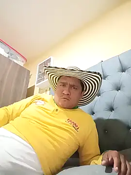 luis20212 online show from 04/10/26, 04:30