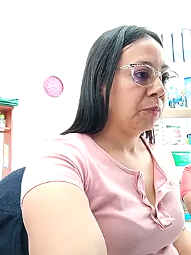 Snapshot of Violeta--7 chatting on 04/18/26, 02:19 Violeta--7 online show from 04/18/26, 02:19