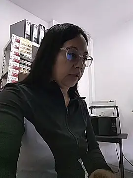 Snapshot of Violeta--7 chatting on 07/03/26, 01:50 Violeta--7 online show from 07/03/26, 01:50