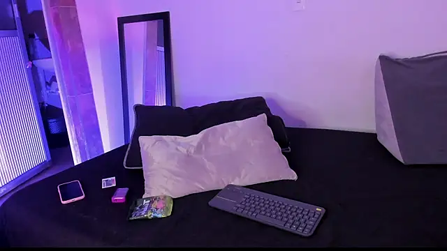 Daniela  Cadavid online show from 04/09/26, 04:25