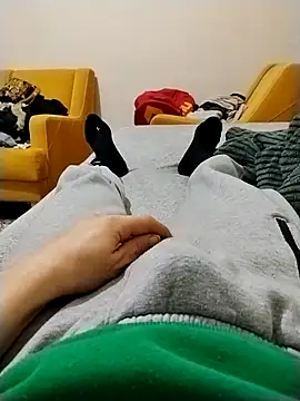 Snapshot of y2561 chatting on 04/01/26, 05:32 y2561 online show from 04/01/26, 05:32