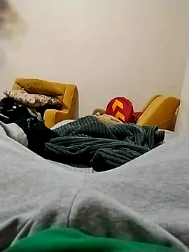 Snapshot of y2561 chatting on 04/03/26, 11:55 y2561 online show from 04/03/26, 11:55