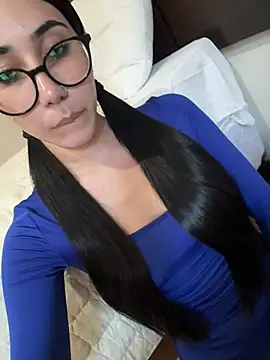 juliacosta online show from 04/15/26, 07:58