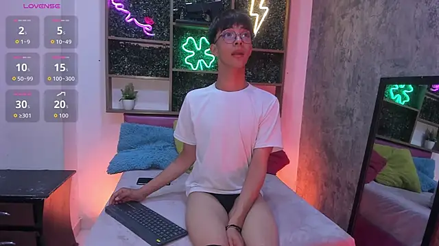 Snapshot of Eyden_Connor chatting on 06/02/26, 11:05 Eyden Connor online show from 06/02/26, 11:05