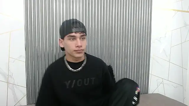 Snapshot of Kitsune_44 chatting on 04/13/26, 07:18 Kitsune 44 online show from 04/13/26, 07:18