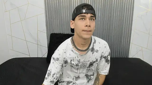 Snapshot of Kitsune_44 chatting on 03/30/26, 07:15 Kitsune 44 online show from 03/30/26, 07:15