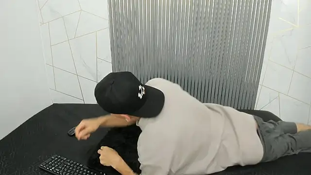 Snapshot of Kitsune_44 chatting on 03/28/26, 07:26 Kitsune 44 online show from 03/28/26, 07:26