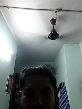 Snapshot of varun2184 chatting on 05/25/26, 05:33 varun2184 online show from 05/25/26, 05:33