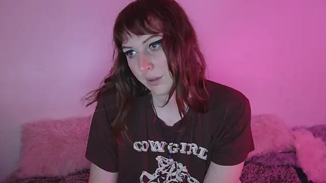 Snapshot of April__kittyy chatting on 05/18/26, 03:06 April kittyy online show from 05/18/26, 03:06