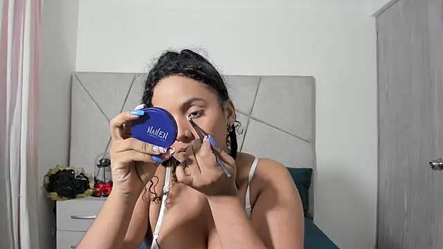 Snapshot of VeraBellucci chatting on 04/07/26, 11:12 VeraBellucci online show from 04/07/26, 11:12