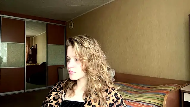 Snapshot of CarmonSuentenfuss chatting on 03/29/26, 05:09 CarmonSuentenfuss online show from 03/29/26, 05:09