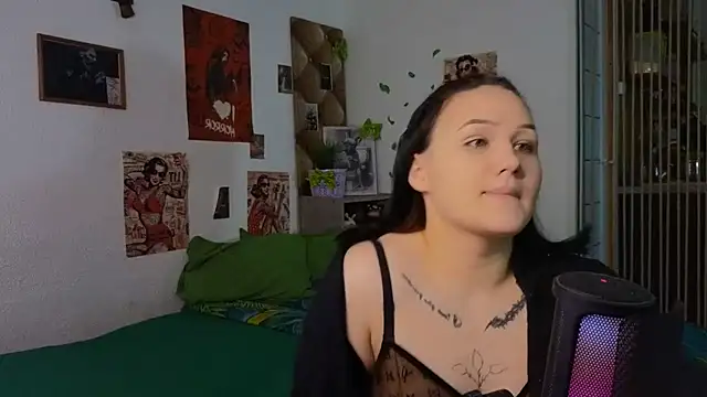 Snapshot of Tori_Sweet chatting on 04/01/26, 03:30 Tori Sweet online show from 04/01/26, 03:30