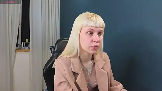 Snapshot of call_me_heaven chatting on 04/04/26, 03:29 call me heaven online show from 04/04/26, 03:29