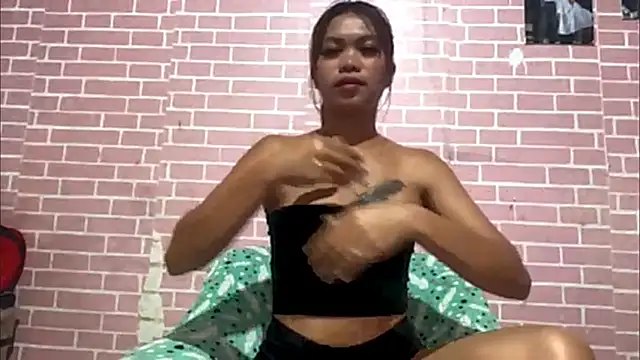 Snapshot of NatalyaDelille chatting on 04/01/26, 11:11 NatalyaDelille online show from 04/01/26, 11:11