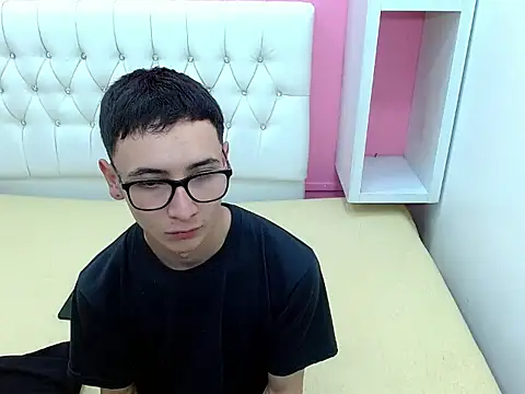 Snapshot of 23alana chatting on 04/14/26, 03:11 23alana online show from 04/14/26, 03:11