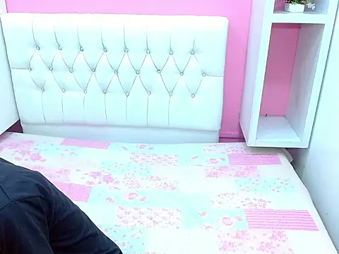 Snapshot of 23alana chatting on 04/13/26, 03:10 23alana online show from 04/13/26, 03:10