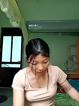 -Quyny- online show from 04/15/26, 07:36