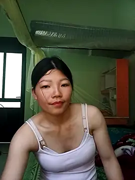 -Quyny- online show from 04/11/26, 07:45