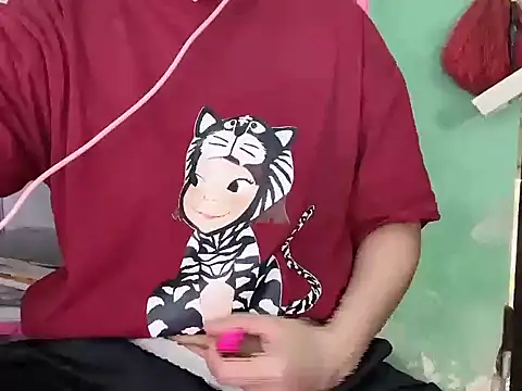 Snapshot of LunoChuckie chatting on 03/30/26, 01:51 LunoChuckie online show from 03/30/26, 01:51