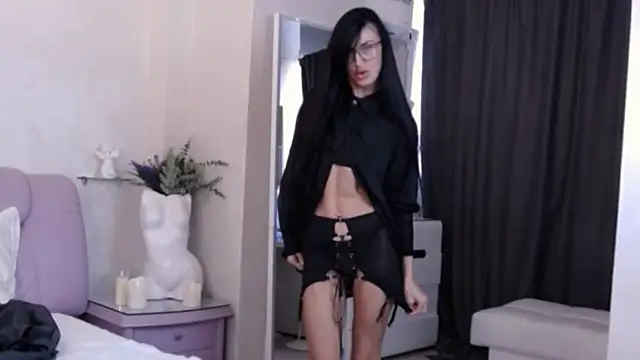 Snapshot of AriannaCruise chatting on 05/16/26, 04:11 AriannaCruise online show from 05/16/26, 04:11