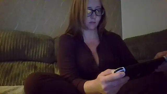 Snapshot of Anna-Curvy-xx chatting on 05/19/26, 10:28 Anna-Curvy-xx online show from 05/19/26, 10:28