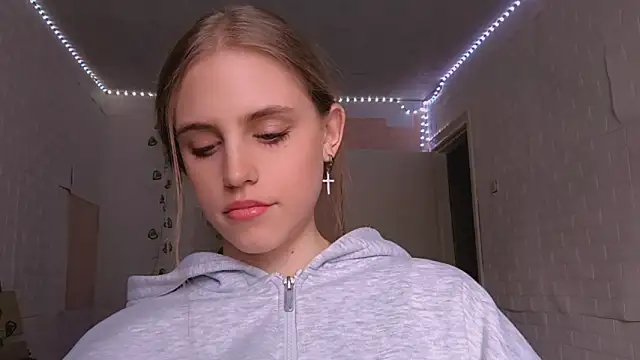 EveCoutch online show from 03/30/26, 12:06