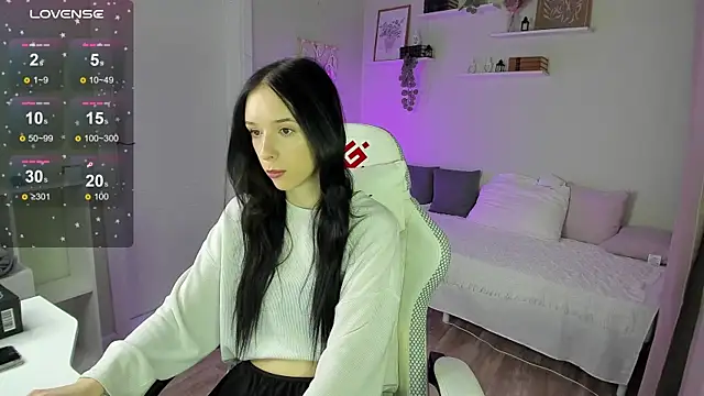 Snapshot of AnnaOddy chatting on 04/13/26, 08:07 AnnaOddy online show from 04/13/26, 08:07