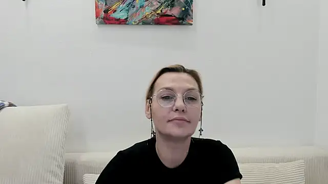 Snapshot of OeigesMik chatting on 03/30/26, 10:17 OeigesMik online show from 03/30/26, 10:17