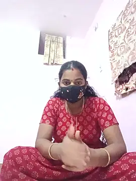 Snapshot of tamilratchasii chatting on 06/05/26, 01:17 tamilratchasii online show from 06/05/26, 01:17