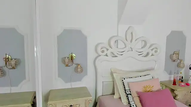 Snapshot of elizathx chatting on 04/04/26, 12:12 elizathx online show from 04/04/26, 12:12