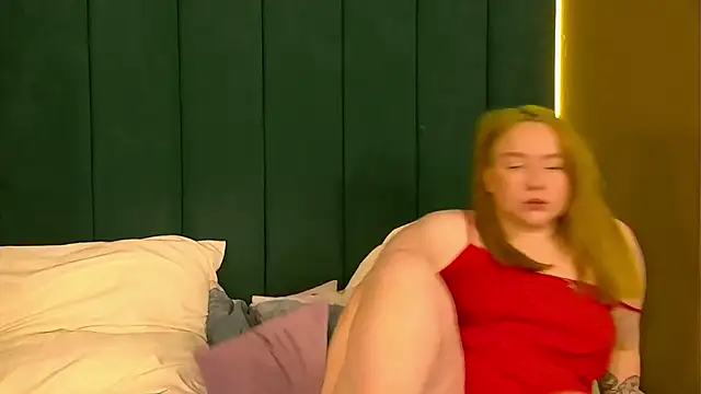 Snapshot of MarianBush chatting on 04/11/26, 03:14 MarianBush online show from 04/11/26, 03:14