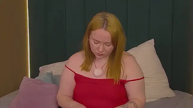 Snapshot of MarianBush chatting on 04/14/26, 03:22 MarianBush online show from 04/14/26, 03:22