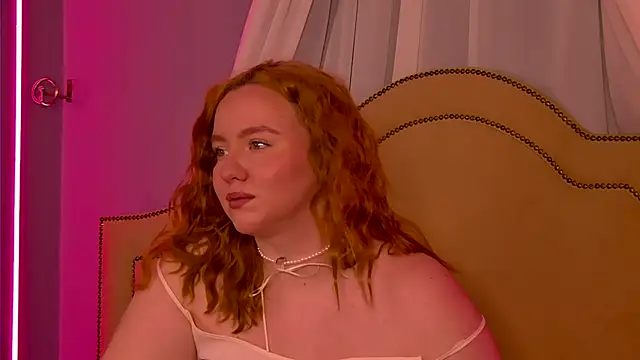 Snapshot of MarianBush chatting on 04/12/26, 03:32 MarianBush online show from 04/12/26, 03:32