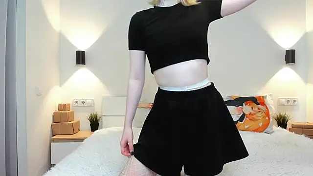 EIanorPuglia online show from 04/06/26, 04:30