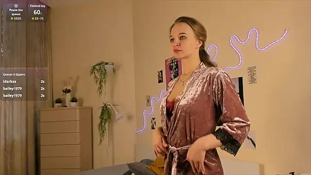 Velour Switch online show from 04/11/26, 05:15