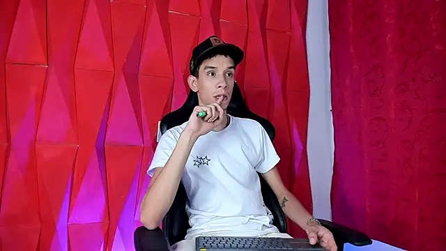 Snapshot of Zamaelprime_ chatting on 05/19/26, 05:58 Zamaelprime online show from 05/19/26, 05:58