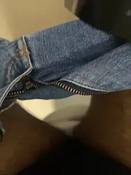 9inchesHire online show from 04/14/26, 04:45