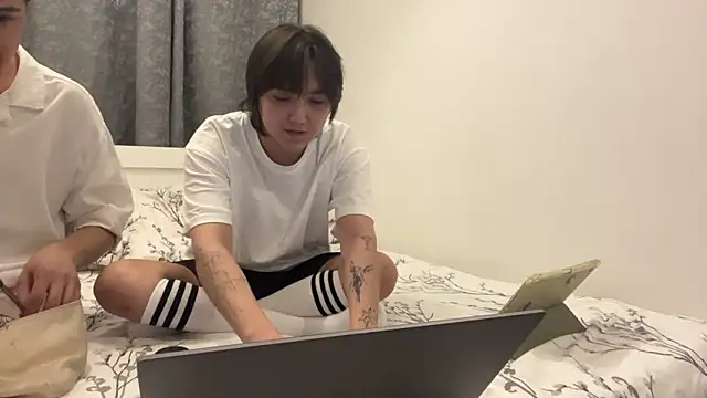 Malleq online show from 04/28/26, 04:11