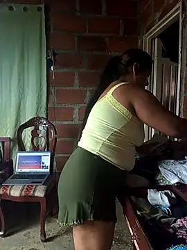 saritaloveyi online show from 04/13/26, 03:49