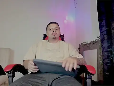 mathew hot21 online show from 04/01/26, 08:04