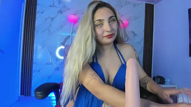 Catalina Osorio online show from 04/24/26, 08:00